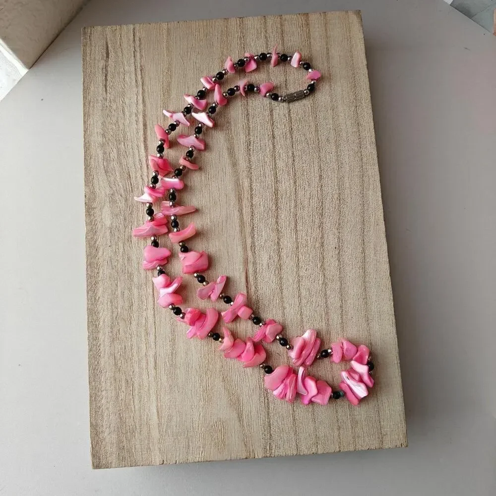 Boho hot pink dyed shell beaded necklace